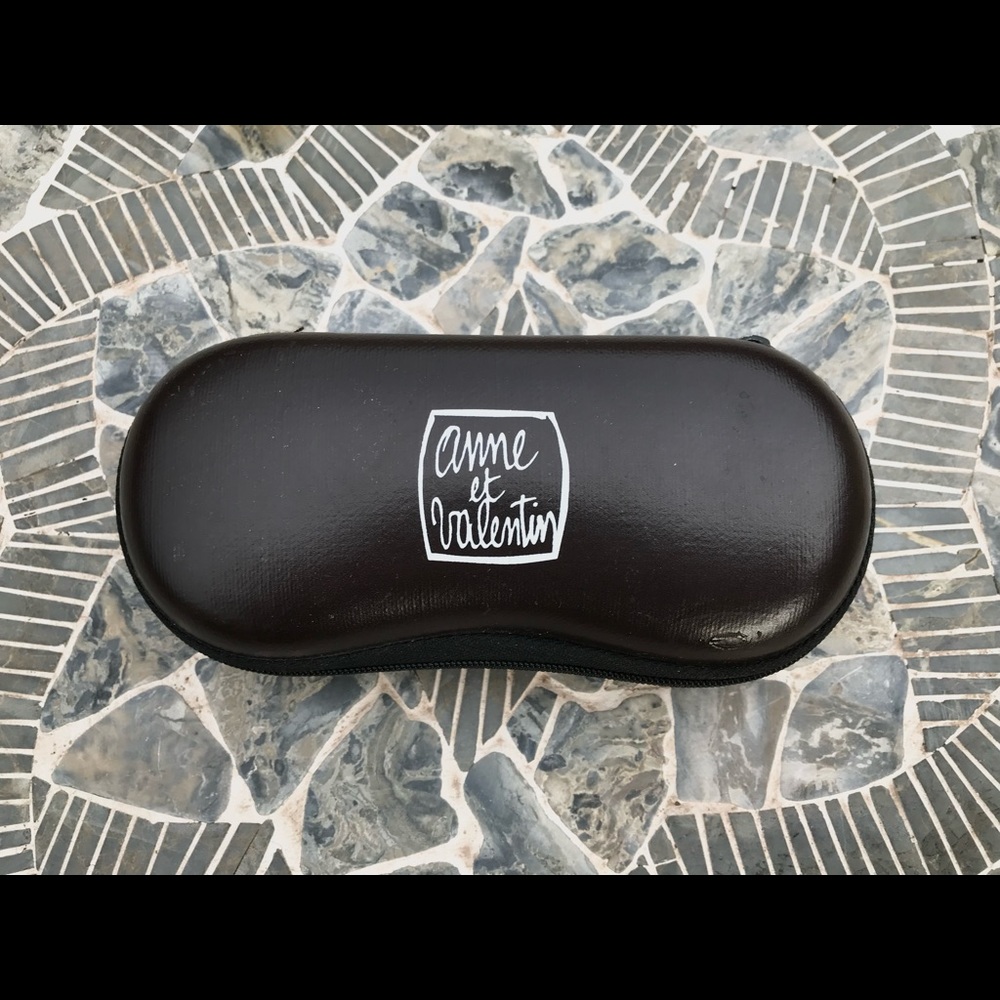 Anne et Valentin Sunglasses; Model 1032 - Picture 6 of 6